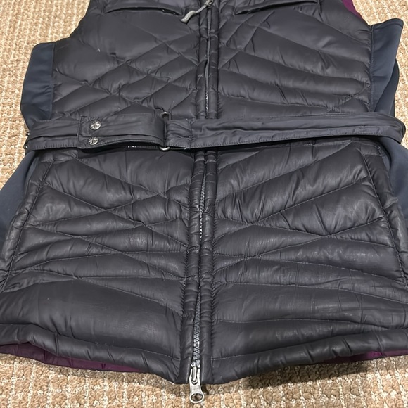 ATHLETA WOMENS SMALL PUFFER VEST WITH BELT - Picture 2 of 7